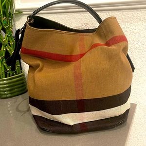 Burberry ashby check medium